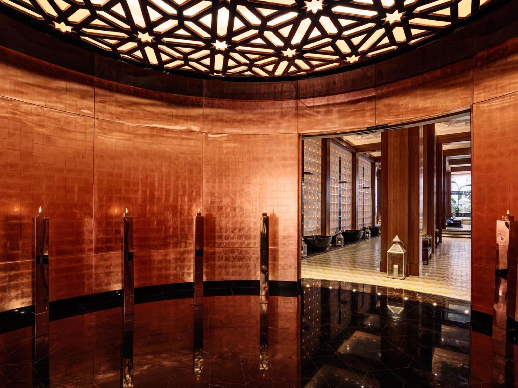 โรงแรมโมเวนปิค มันซอร์ เอดดาห์บี มาราเกช มาร์ราเกช ภายนอก รูปภาพ The interior of the hotel