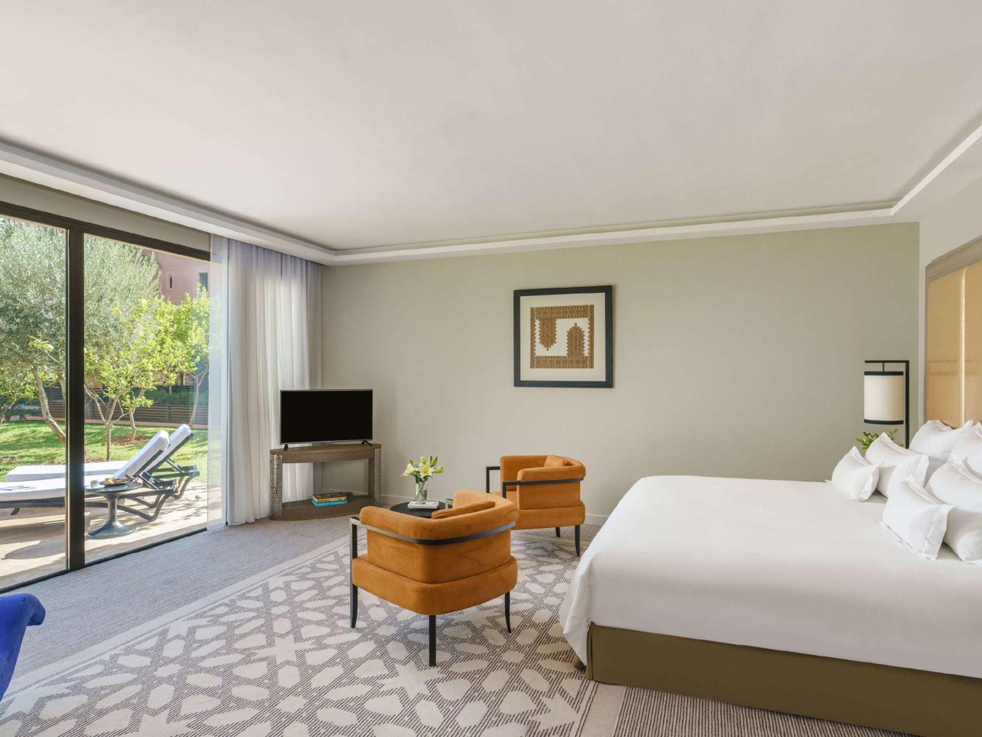 โรงแรมโมเวนปิค มันซอร์ เอดดาห์บี มาราเกช มาร์ราเกช ภายนอก รูปภาพ A guest room at the Four Seasons Hotel